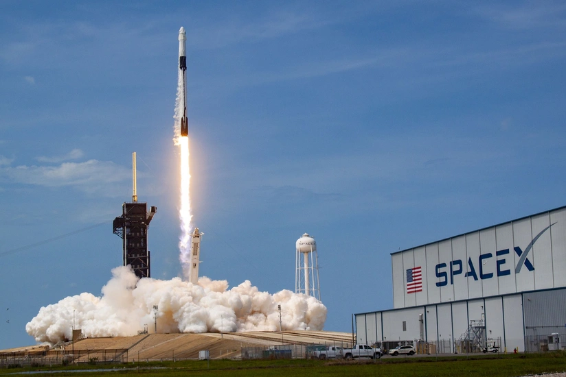 SpaceX rocket to carry record number of satellites