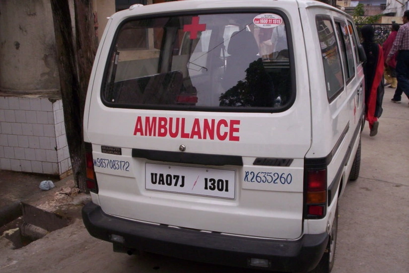 Hindistanda mikroavtobus qəzasında 20 nəfər həlak olub - YENİLƏNİB