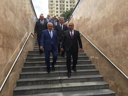 Hüseyn Cavid prospektində yeni piyada keçidi istifadəyə verilib
