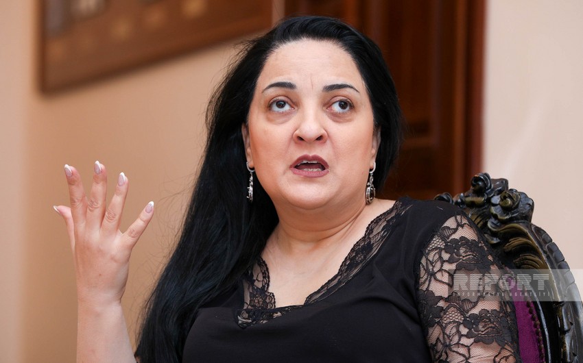Dünyada yeganə tam görmə məhdudiyyətli aktrisa: Teatr olmasaydı, yaşaya bilməzdim - MÜSAHİBƏ