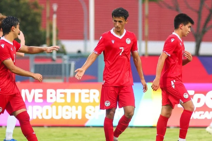 Tacikistan millisinin futbolçusu rekorda imza atıb