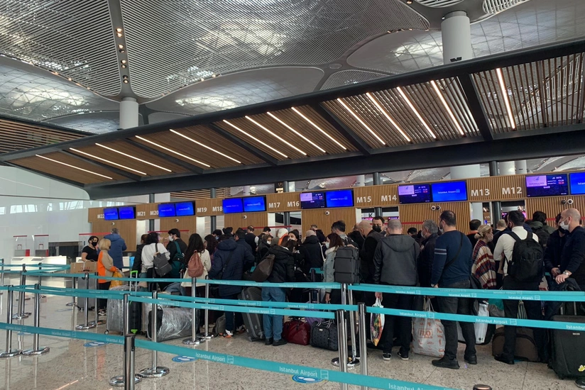 Istanbul airport resumes flights