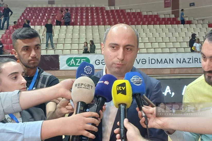 Эмин Амруллаев поздравил мужскую и женскую сборные по баскетболу
