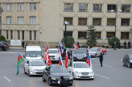 Bakıda qələbə yürüşləri keçirilir