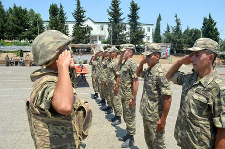В Азербайджанской Армии состоялись проводы уволенных в запас военнослужащих