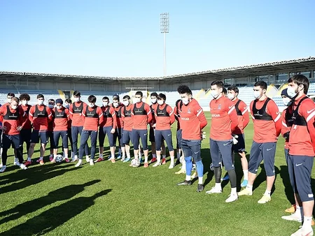 AFFA prezidenti milli komandanın heyəti ilə görüşdü