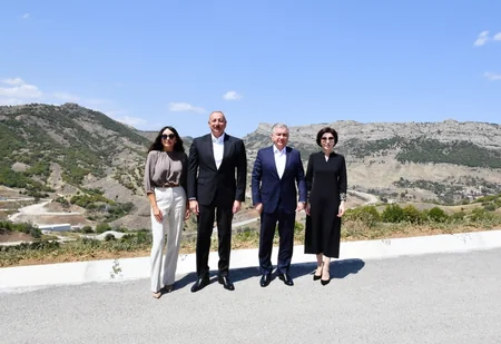 Azərbaycan ilə Özbəkistan prezidentləri və xanımları Şuşaya səfər ediblər - YENİLƏNİB