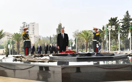 Prezident İlham Əliyev Əlcəzairdə Şəhidlər abidəsini və Milli Mücahidlər Muzeyini ziyarət edib - YENİLƏNİB-3