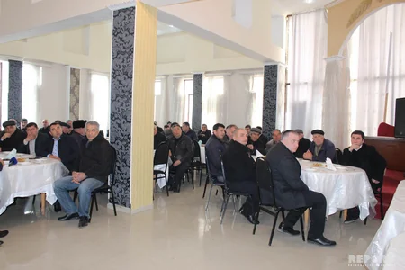Fuad Muradov Gürcüstanda Azərbaycan icmasını narahat edən məsələlərlə tanış olub