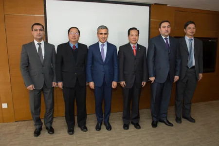 Executive Director of Heydar Aliyev Foundation discusses cooperation in Beijing