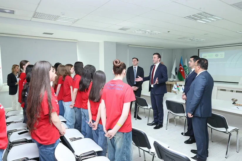 Azərbaycan Voleybol Federasiyası və CEV rəsmiləri milli üzvləri ilə görüşüblər
