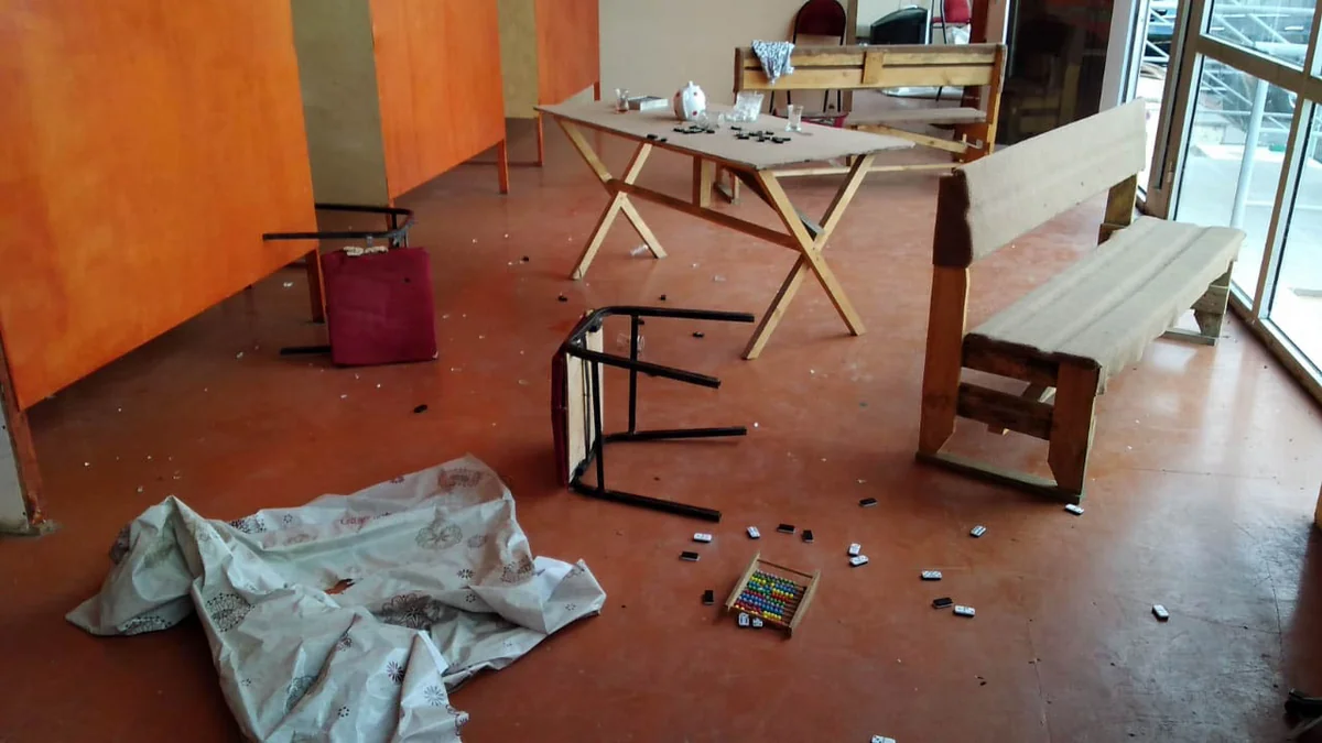 İsmayıllıda ana və oğlu sahibkara qarşı xuliqanlıq ediblər