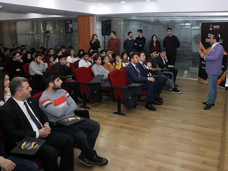 Avropa Liqasının final oyunu ilə əlaqədar daha bir universitetdə tələbələrlə görüş keçirilib