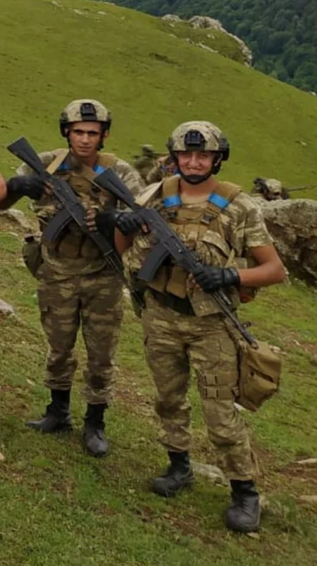 Son nəfəsində silahına sarılan 18 yaşlı xüsusi təyinatlı