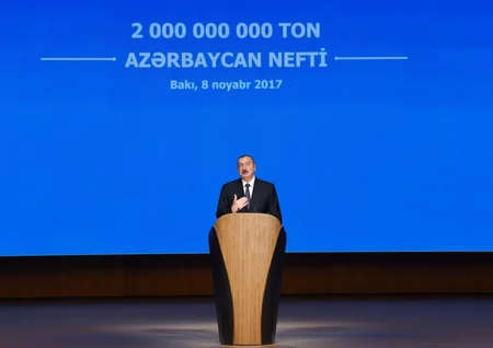 Azərbaycanda 2 milyard ton neft hasilatı münasibətilə təntənəli mərasim keçirilib, Prezident İlham Əliyev tədbirdə iştirak edib - YENİLƏNİB