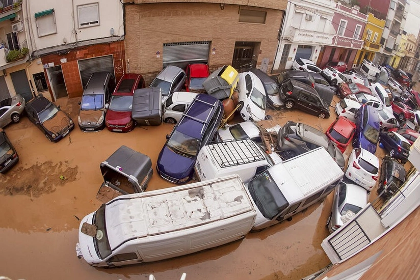 İspaniyada intensiv yağışlar və sel nəticəsində ölənlərin sayı 155 nəfərə çatıb - YENİLƏNİB