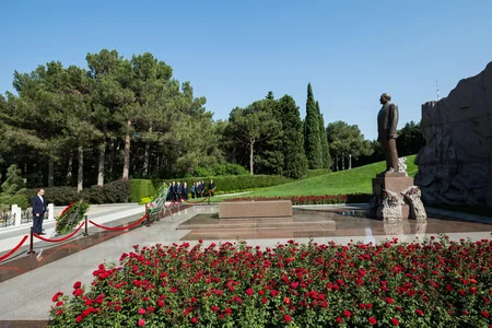 Vilayət Eyvazov gürcüstanlı həmkarı ilə görüşüb