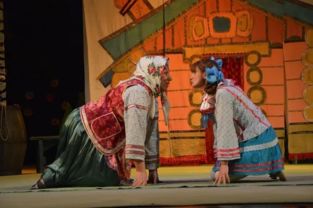 Gənc Tamaşaçılar Teatrı bayram tamaşasına hazırlaşır
