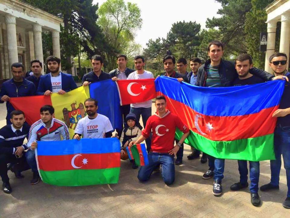 Azərbaycanlı tələbələr Moldovada nümayiş keçiriblər