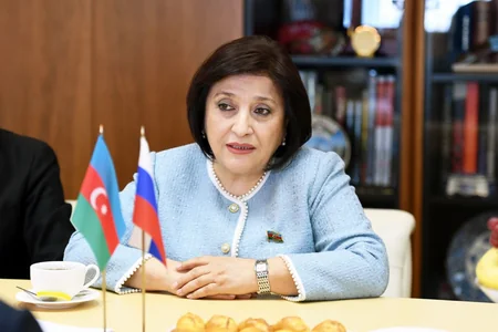 Sahibə Qafarova TASS agentliyində Heydər Əliyevin 100 illiyinə həsr olunmuş sərgi ilə tanış olub