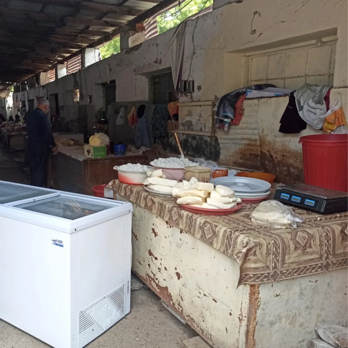 Yevlax bazarında nöqsanlar aşkarlanıb