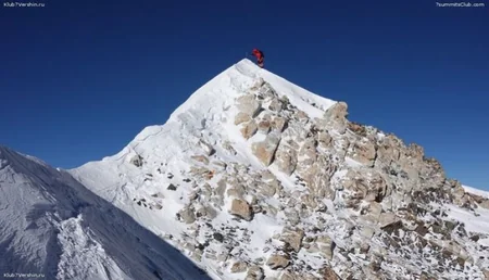 Azərbaycanlı alpinist dünyanın 5-ci ən hündür zirvəsində bayrağımızı dalğalandırıb