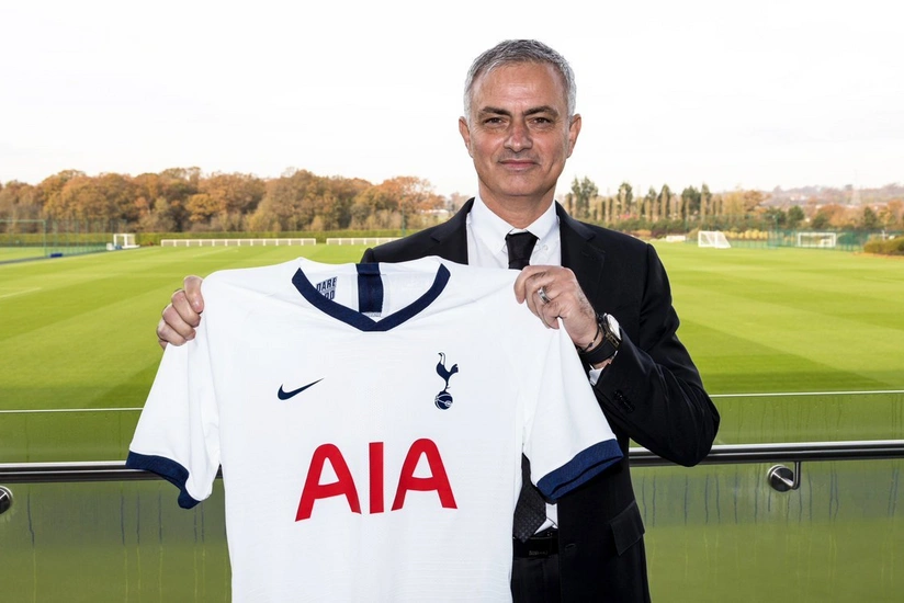 Joze Mourinyo Tottenhemin baş məşqçisi təyin olunub