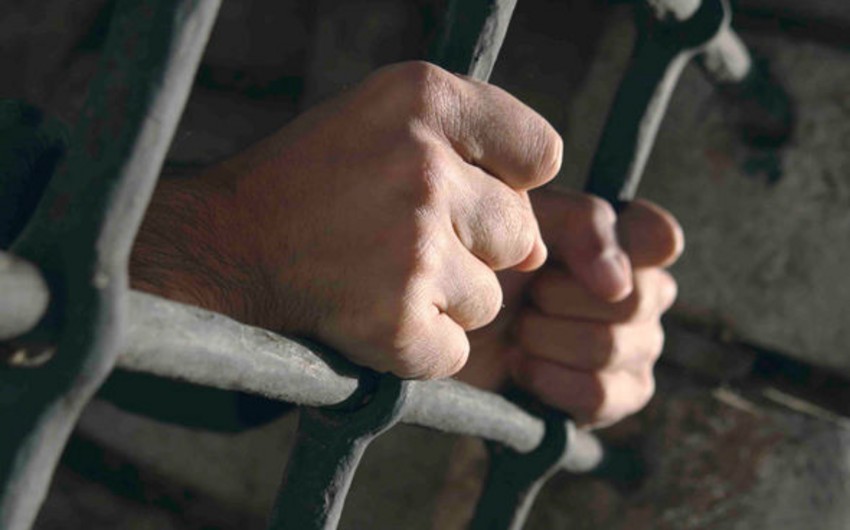 Azərbaycanda yetkinlik yaşına çatmayanları zorlayanlar 15 ilədək həbs olunacaq