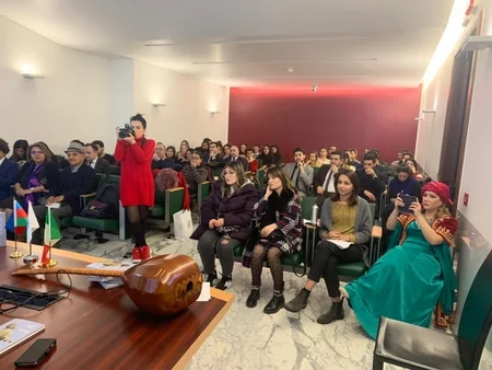 İtaliyada “Nəsimi poeziyası” kitabının təqdimatı keçirilib