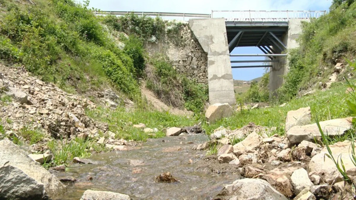 Daşkəsəndə dağılmış körpü və yol bərpa edilib