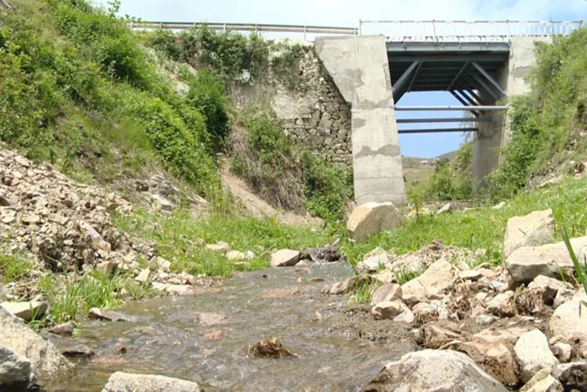 Daşkəsəndə dağılmış körpü və yol bərpa edilib