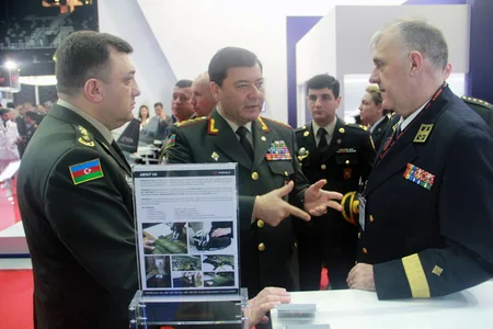 Начальник Генштаба ВС Азербайджана принял участие н международной оборонной выставке