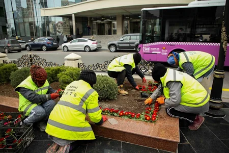 “Ana fəryadı” abidəsinin yerləşdiyi parkda abadlıq işləri aparılır