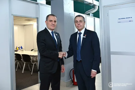 Главы МИД Азербайджана и Швейцарии провели встречу в Скопье
