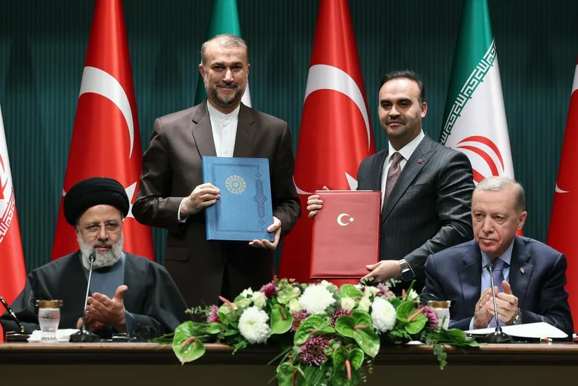 Ərdoğan Rəisi ilə Cənubi Qafqazdakı vəziyyəti müzakirə edib