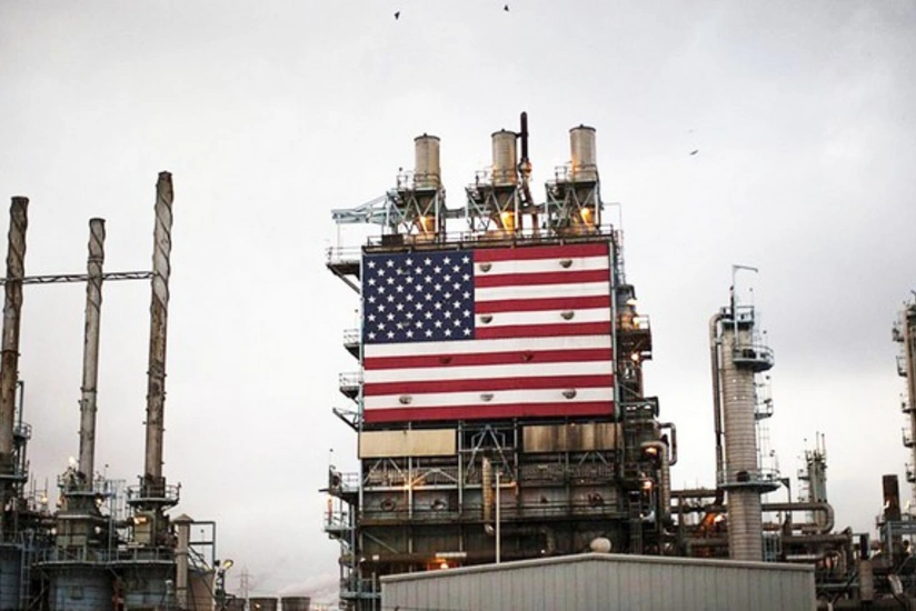 US oil stocks unexpectedly drop over week