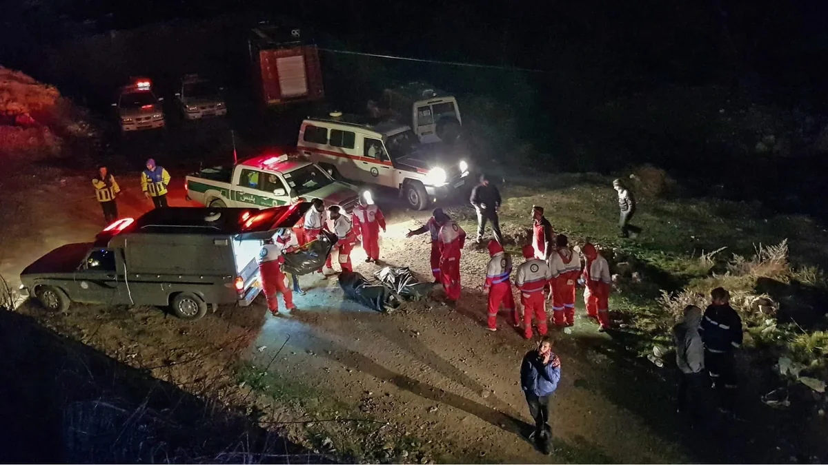 İranda sərnişin avtobusu dərəyə aşıb, 10 hərbçi həlak olub