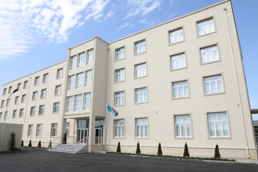 Президент ознакомился с условиями, созданными в средней школе в Сабунчи