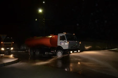 Bakıda koronavirusa görə küçələr yuyulur - VİDEO - YENİLƏNİB