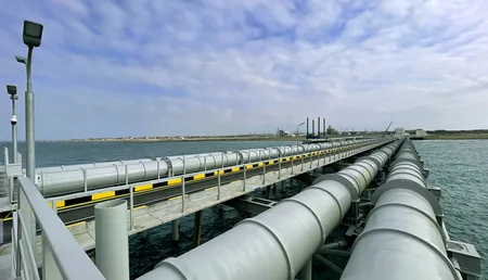 İlham Əliyev “Şimal” Elektrik Stansiyasının yeni estakadasının və su nasos stansiyalarının açılışında iştirak edib