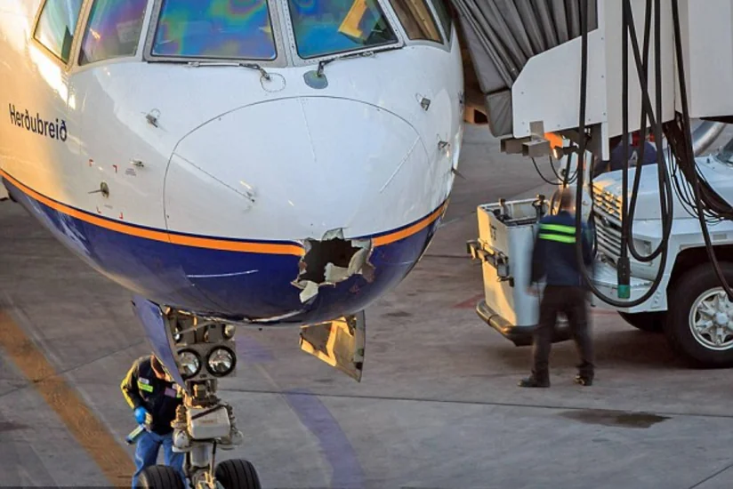Iceland Airə məxsus təyyarəni ildırım vurub