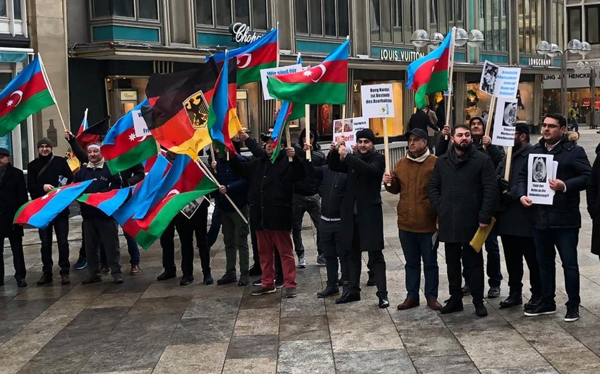 Azərbaycanlılar Almaniyada aksiya keçirib