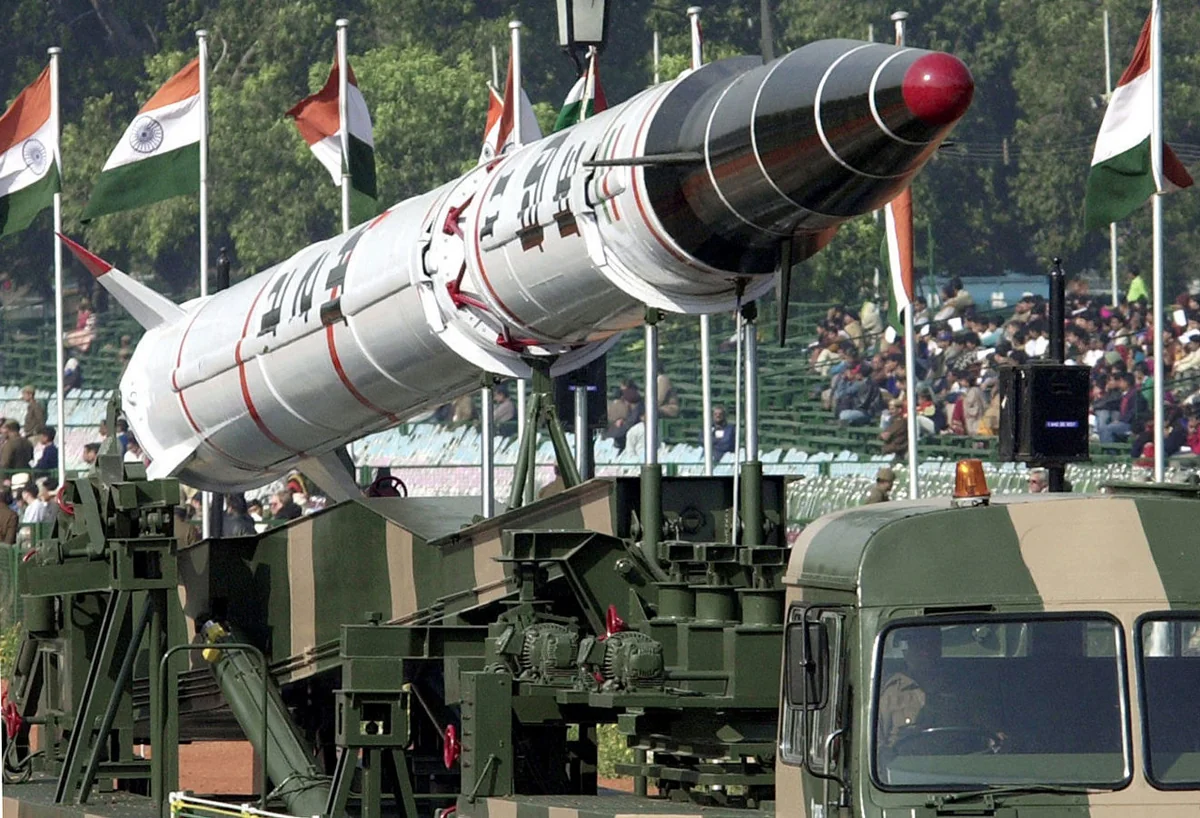 Hindistan nüvə yükü daşıya bilən Aqni-4 ballistik raketini sınaqdan keçirib