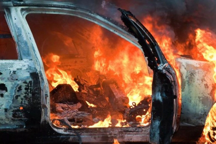 Neftçalada avtomobil yanıb