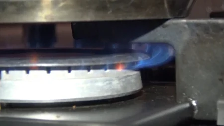 Bərdədə daha 60 evə qaz verilib