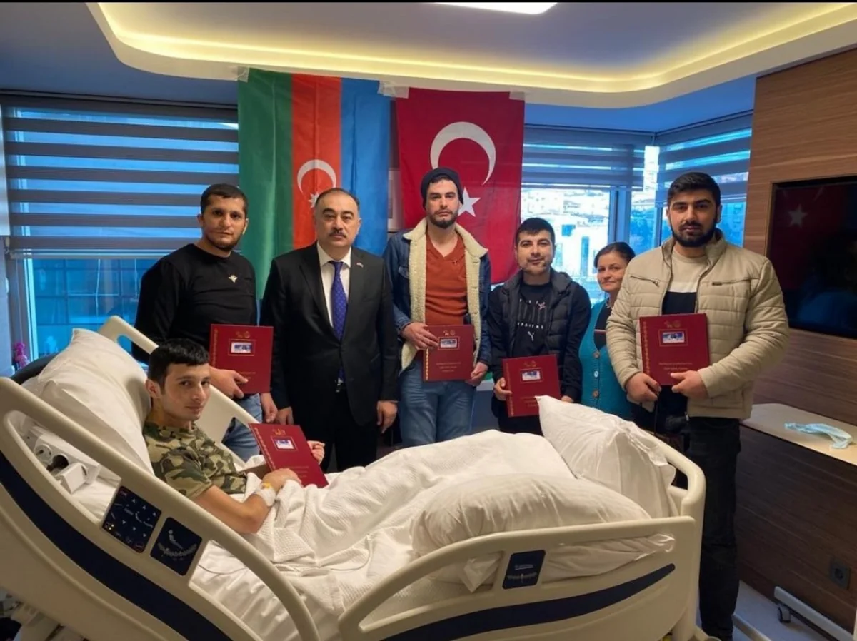 Səfir Türkiyədə müalicə alan qaziləri ziyarət edib