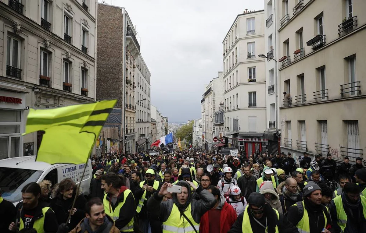 Fransada sarı jiletlilərin 28-ci nümayişi keçirilir