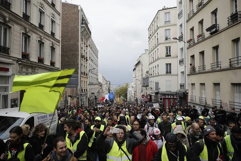 Fransada sarı jiletlilərin 28-ci nümayişi keçirilir