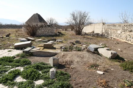 Azerbaijani president, first lady visit tombs and house of Karabakh khans
