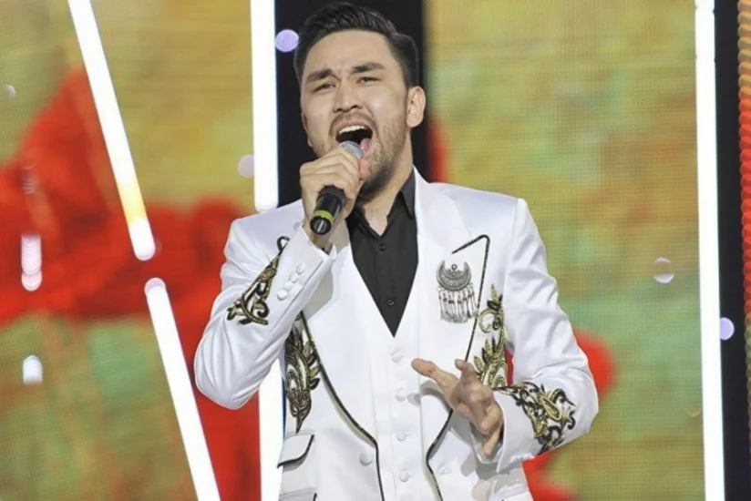 Казахстанский певец  исполнил известную песню Полада Бюльбюльоглу